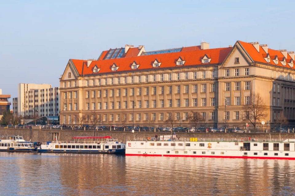 Çek Teknik Üniversitesi (CVUT)